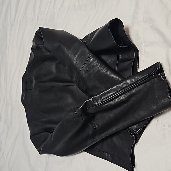 Ladies black leather jacket - Picture 5 of 5